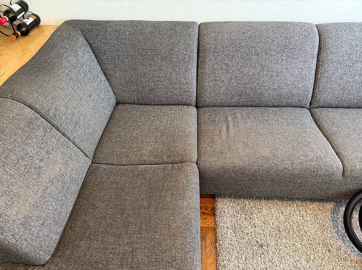 Hoekbank laten reinigen - Before